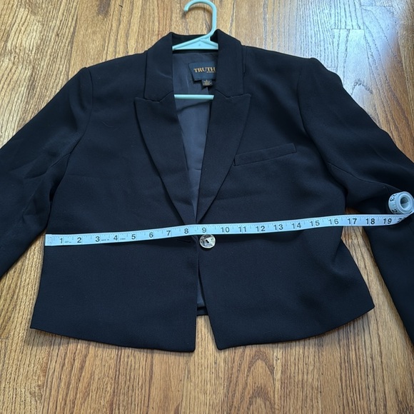 Truth by Republic Cropped Blazer - Picture 10 of 10